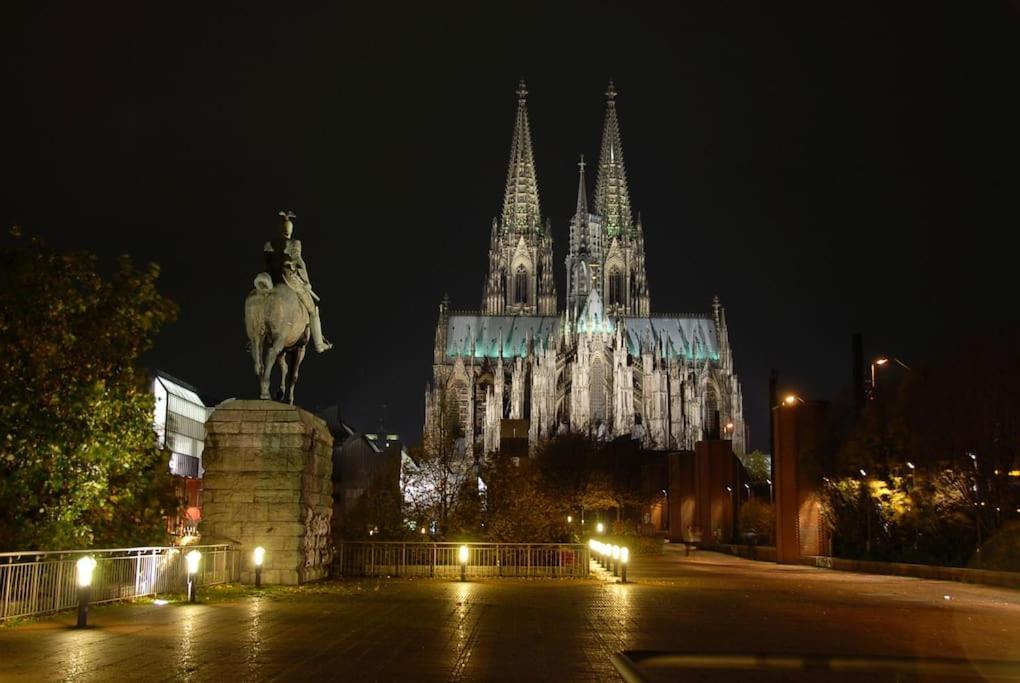 Studio 50 Qm Zentral In Domnaehe Köln Exterior foto